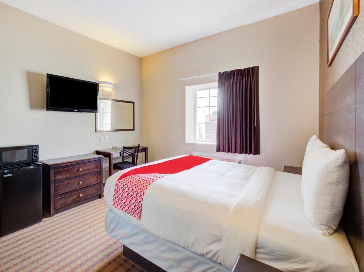 Hotel Dilley Grand 외부 사진