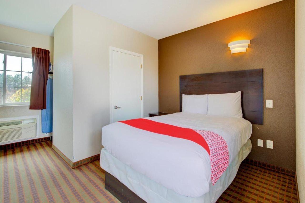 Hotel Dilley Grand 외부 사진