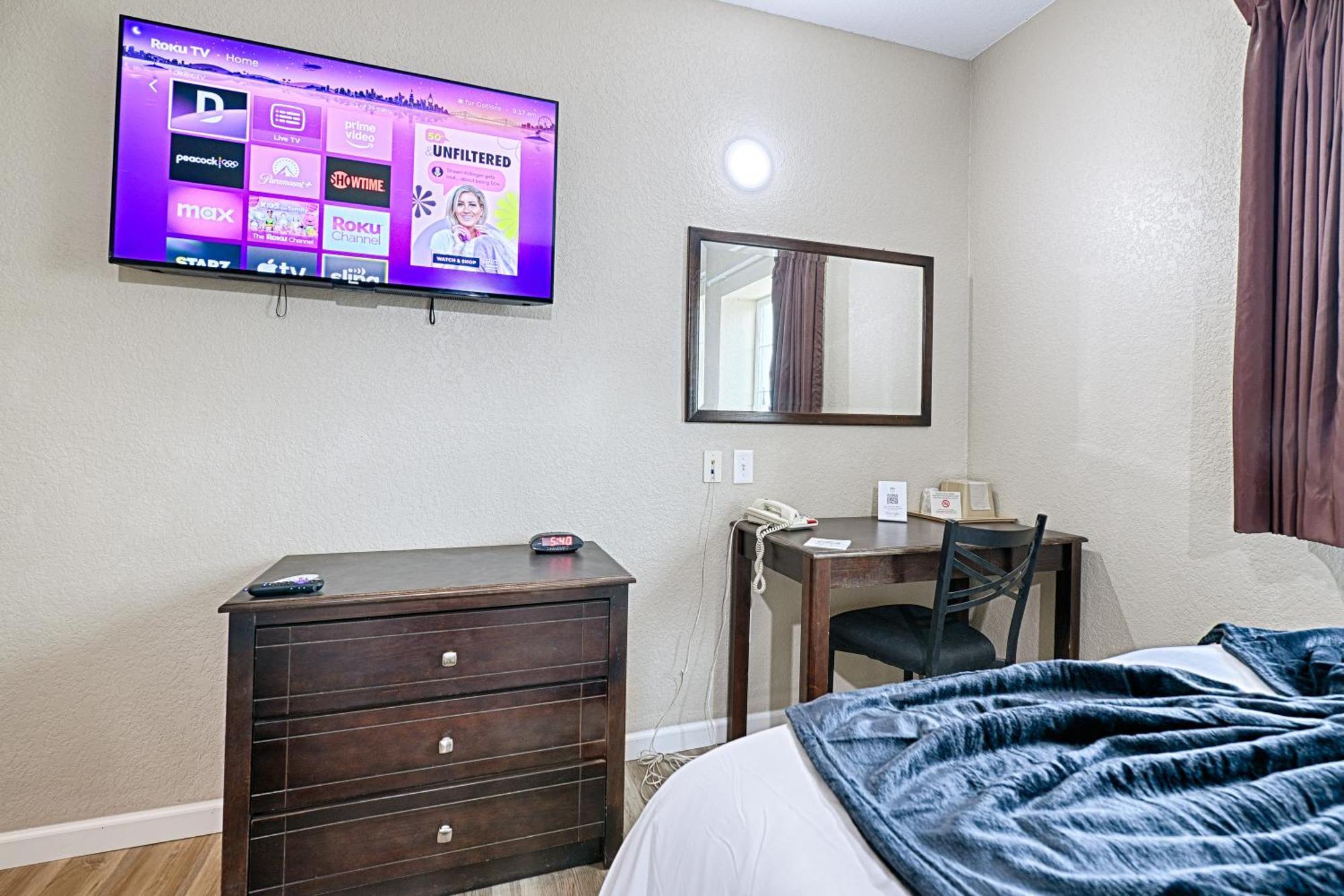 Hotel Dilley Grand 외부 사진